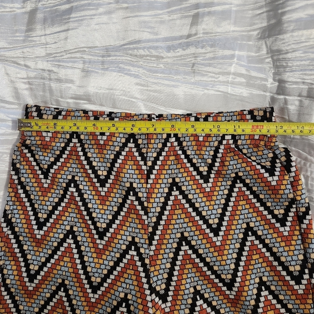 Industry Chevron Patterned Flare Pants Size Small Hippie Vibes - Picture 9 of 11